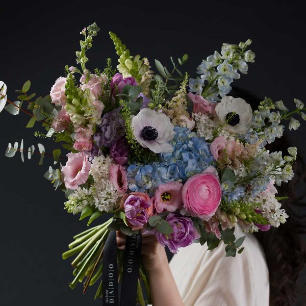 Buchet flori A symphony of blooms