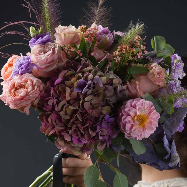 Buchet flori Midnight Flowers