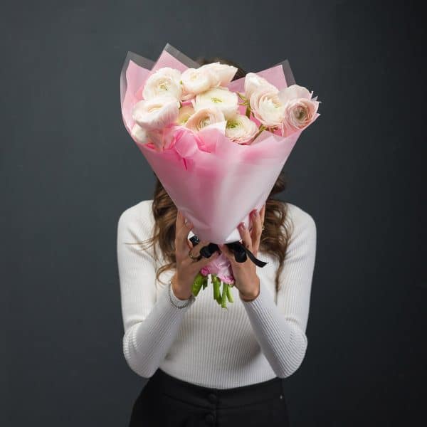 Buchet ranunculus roz